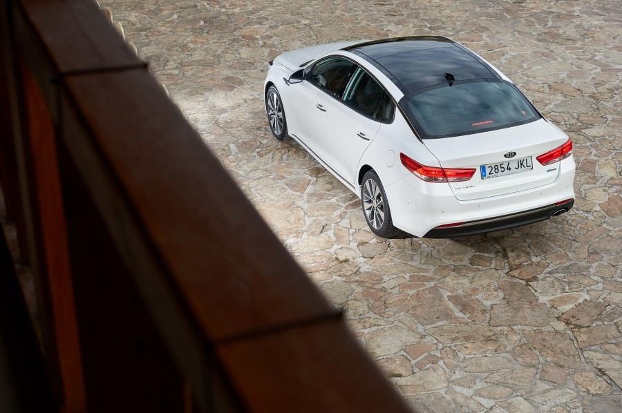  Kia Optima EcoDynamics 2015 года  (EU) (фото 27 из 29)